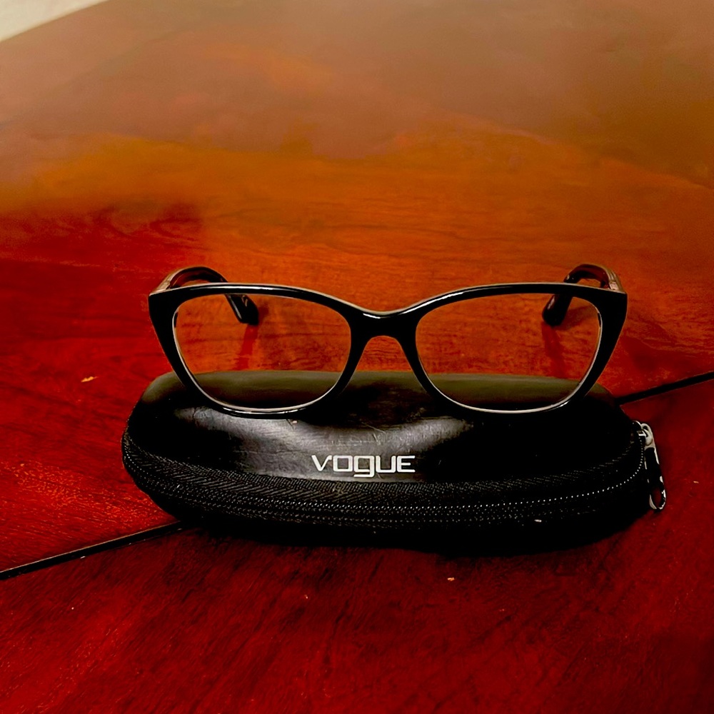 Vogue women eyeglass